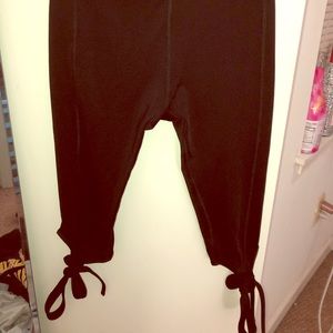 Adorable tie bottom legging, size M